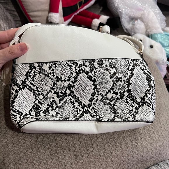 White Cheetah Print Purse - Picture 1 of 2